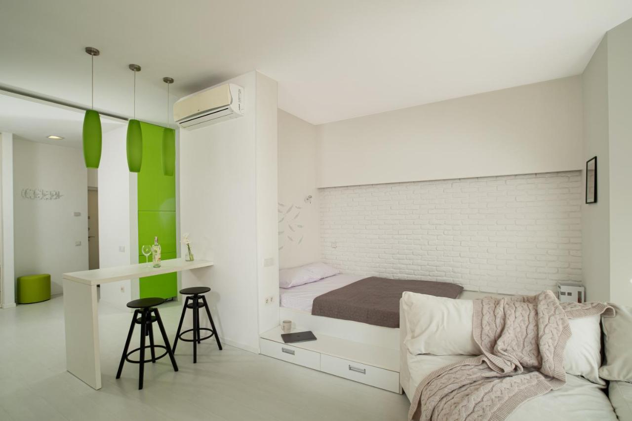 White Attic Apartment Odesa Exterior foto